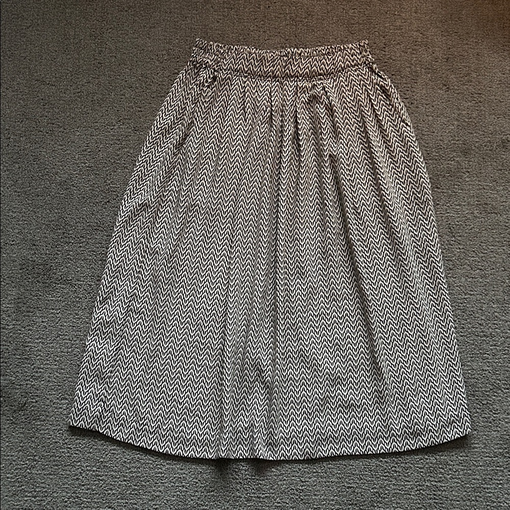 H&M Black and White A-Line midi Skirt